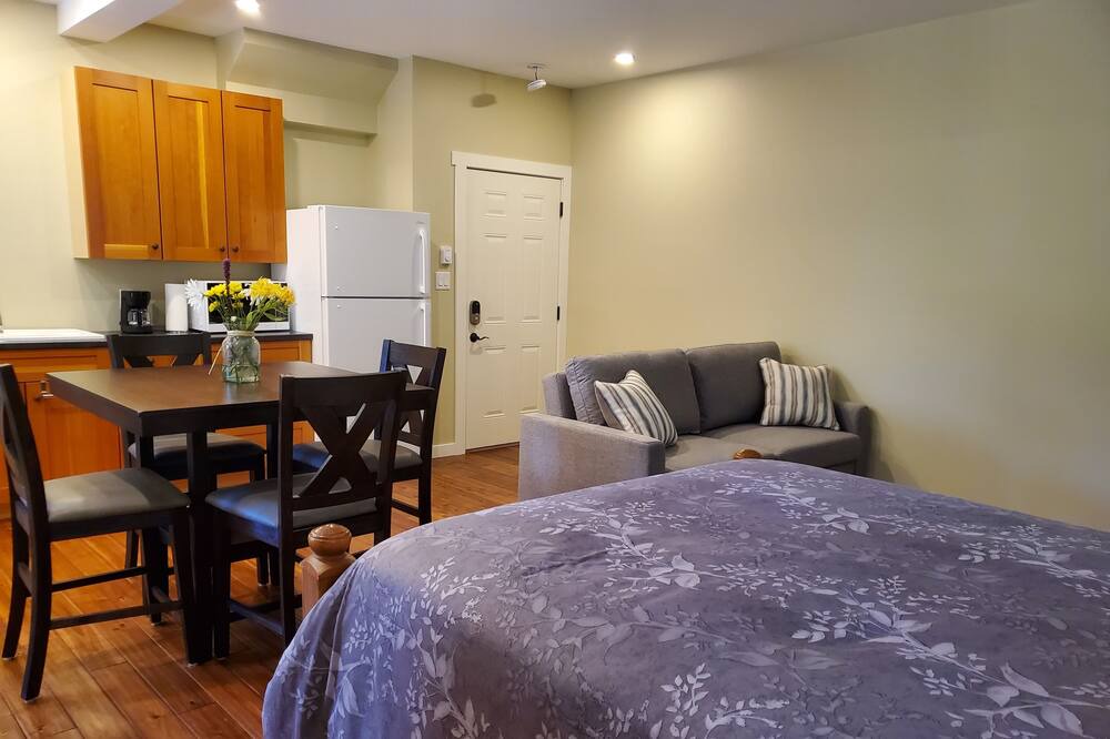 Photo of Bedroom in Otter Point