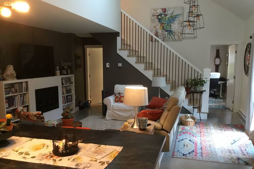 Photo of Livingroom in Wolfville