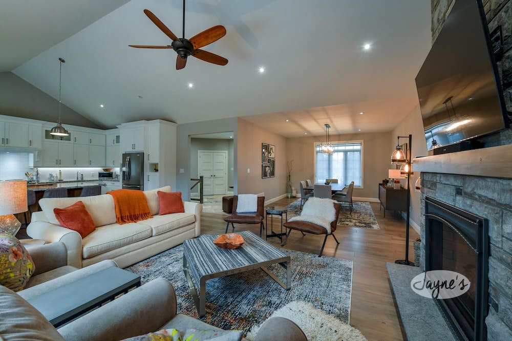Photo of Livingroom in Thornbury