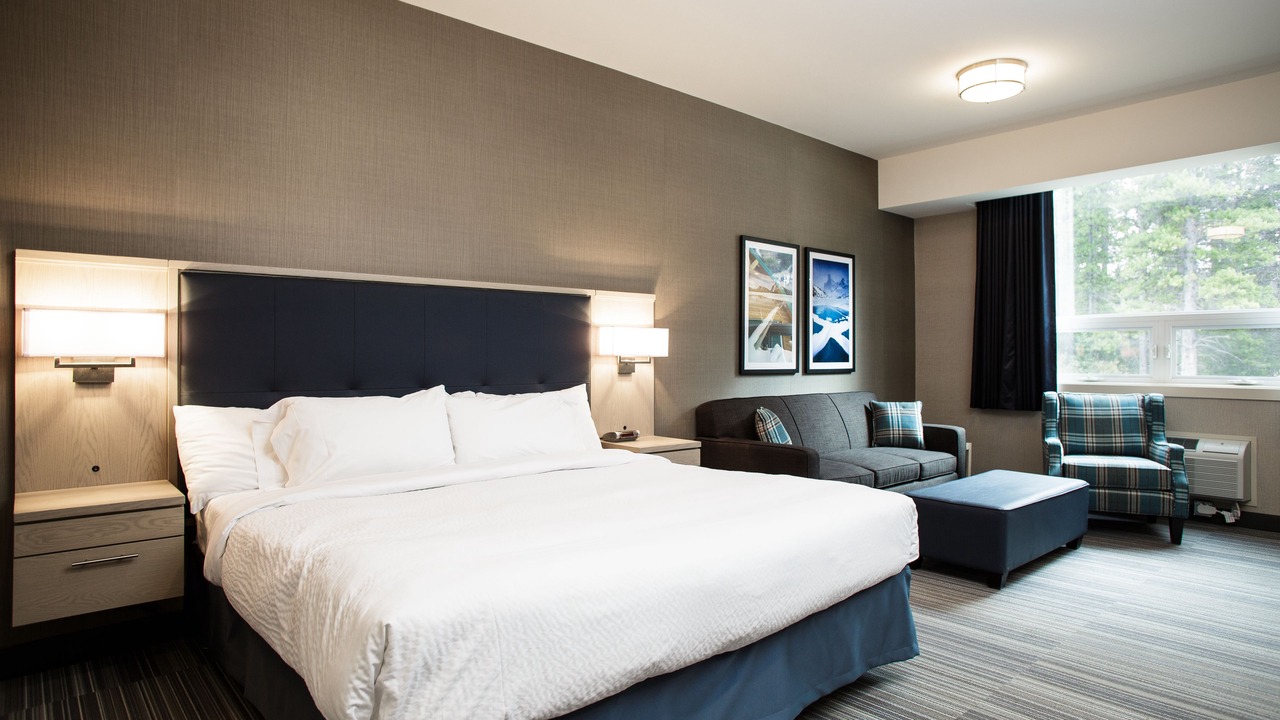 Photo of Bedroom in Lake Louise