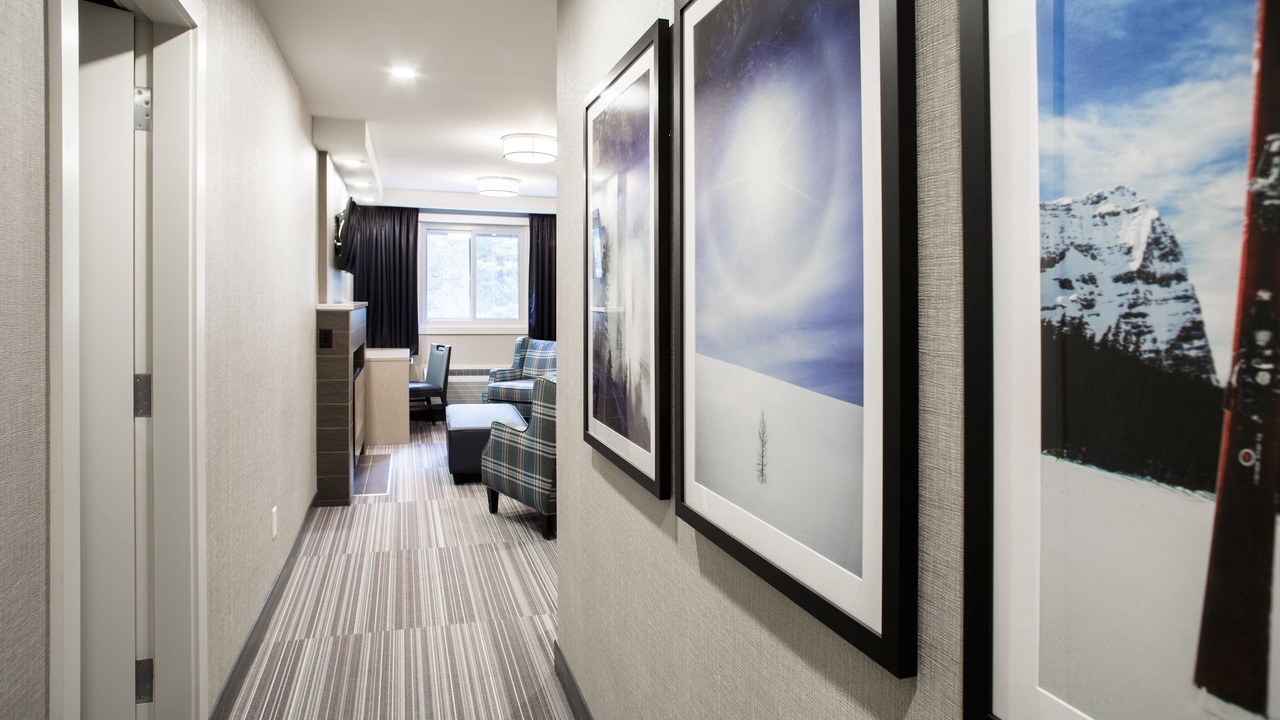 Photo of Livingroom in Lake Louise