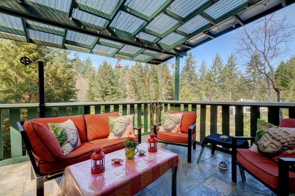 Photo of Patio Balcony in East Sooke