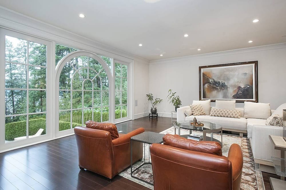 Photo of Livingroom in West Vancouver