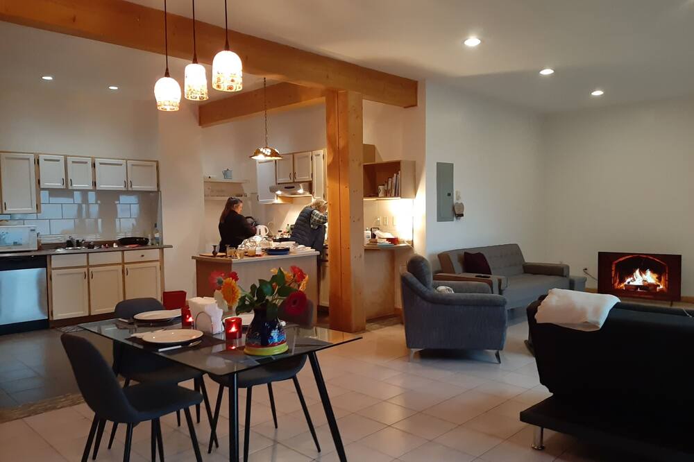 Photo of Livingroom in Metchosin