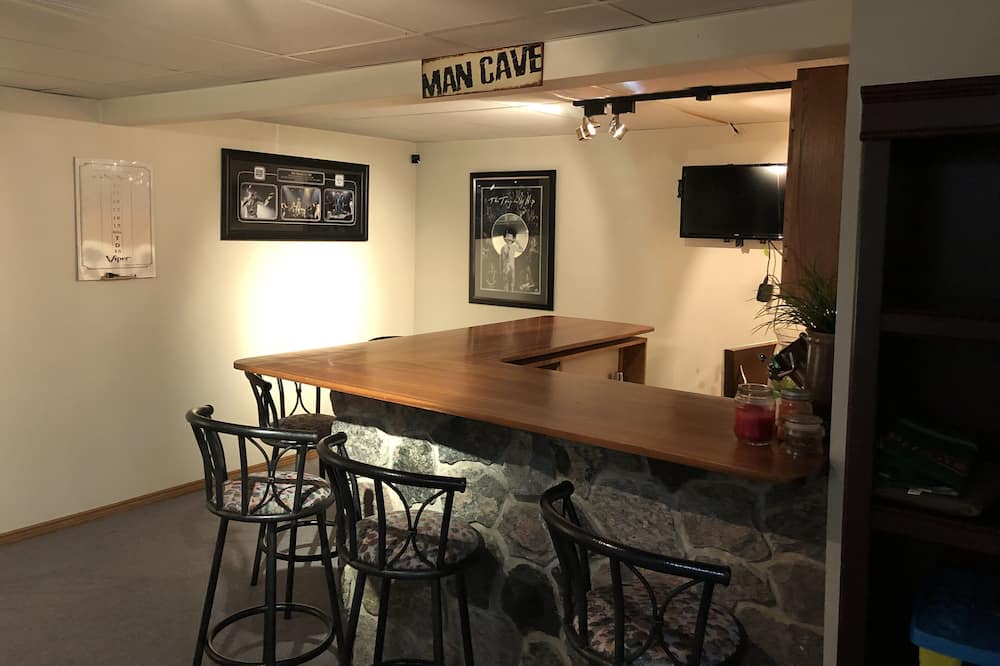 Photo of Kitchen in Dysart et al