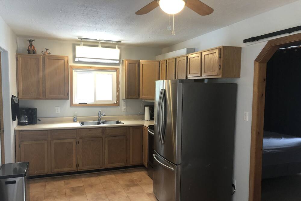 Photo of Kitchen in Dysart et al