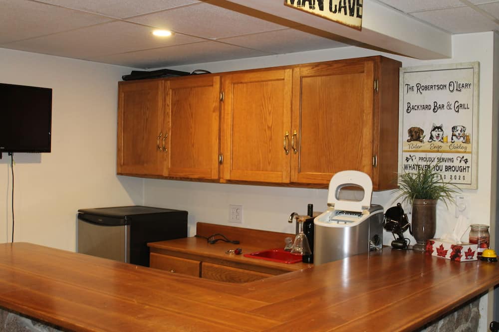 Photo of Kitchen in Dysart et al