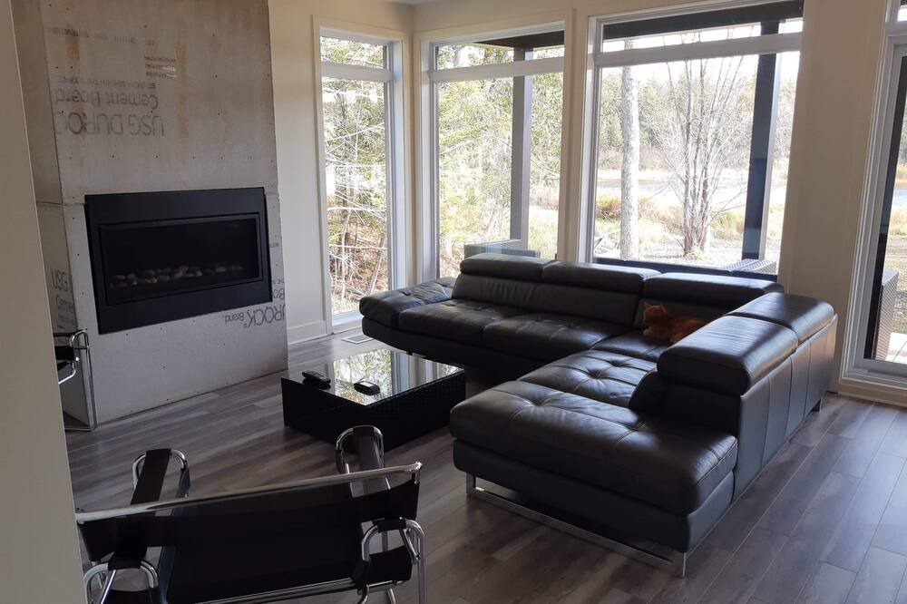 Photo of Livingroom in Stanstead Township