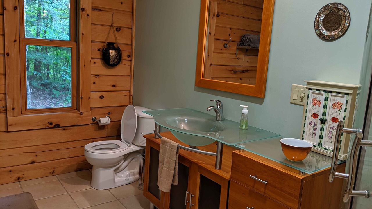 Photo of Bathroom in Les Collines-de-l'Outaouais Regional County Municipality