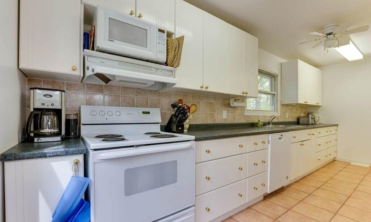 Photo of Kitchen in Muskoka Lakes