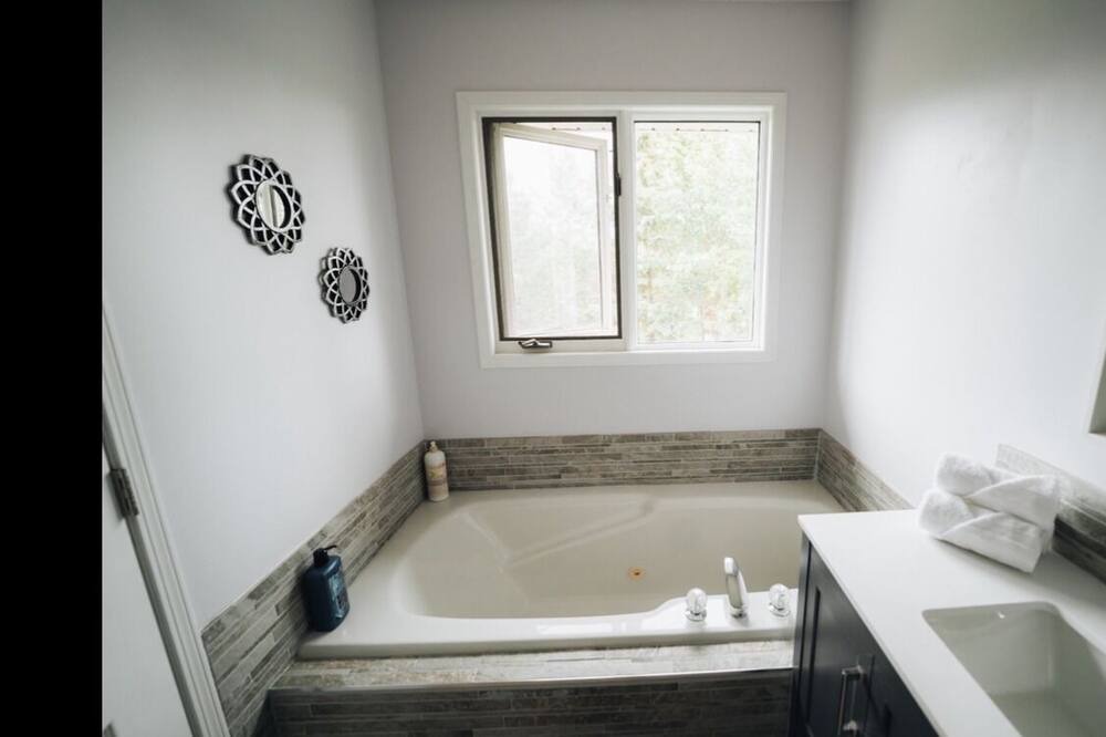 Photo of Bathroom in North Central Edmonton