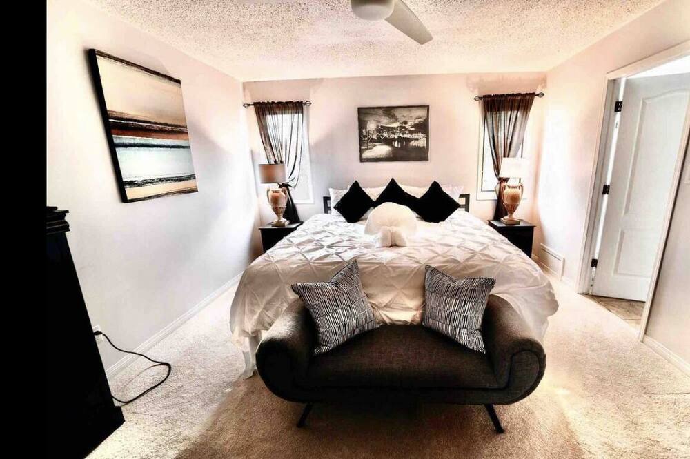 Photo of Bedroom in North Central Edmonton
