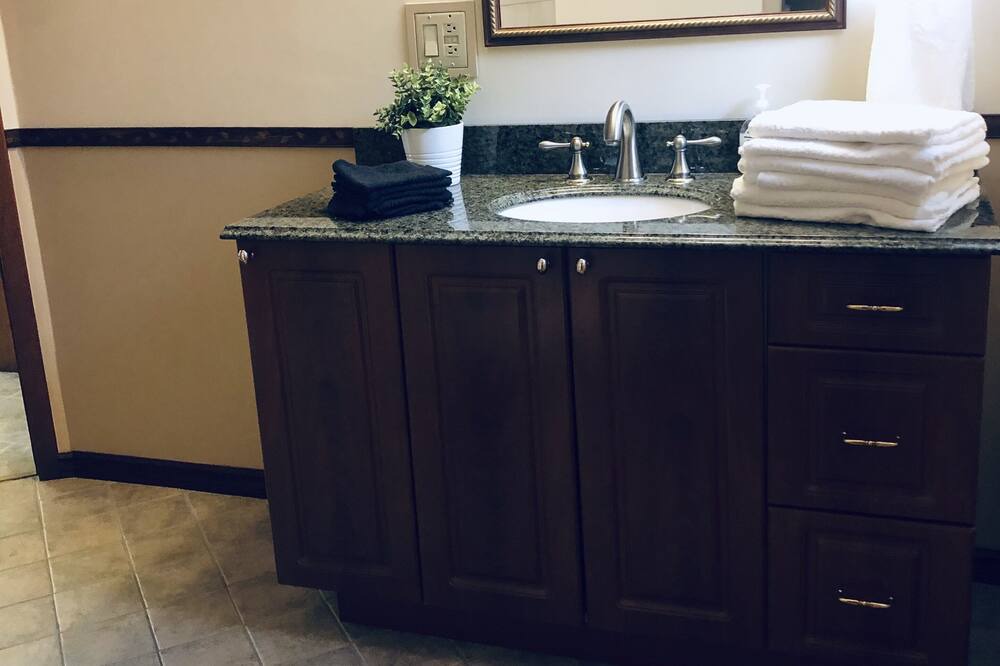 Photo of Bathroom in Lac-Brome