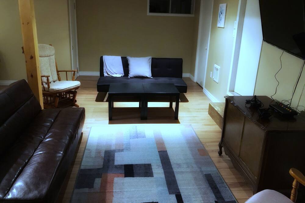 Photo of Livingroom in Lac-Brome