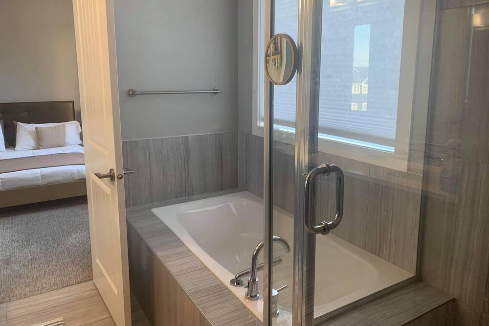 Photo of Bathroom in Symons Valley