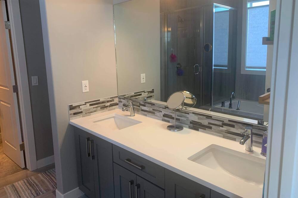 Photo of Bathroom in Symons Valley