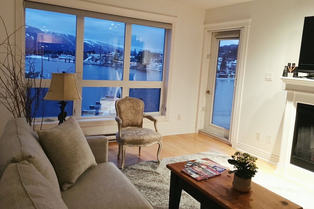 Photo of Livingroom in Kaslo
