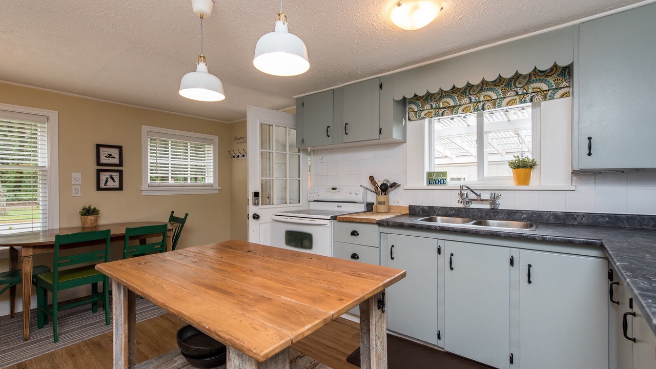 Photo of Kitchen in Cultus Lake