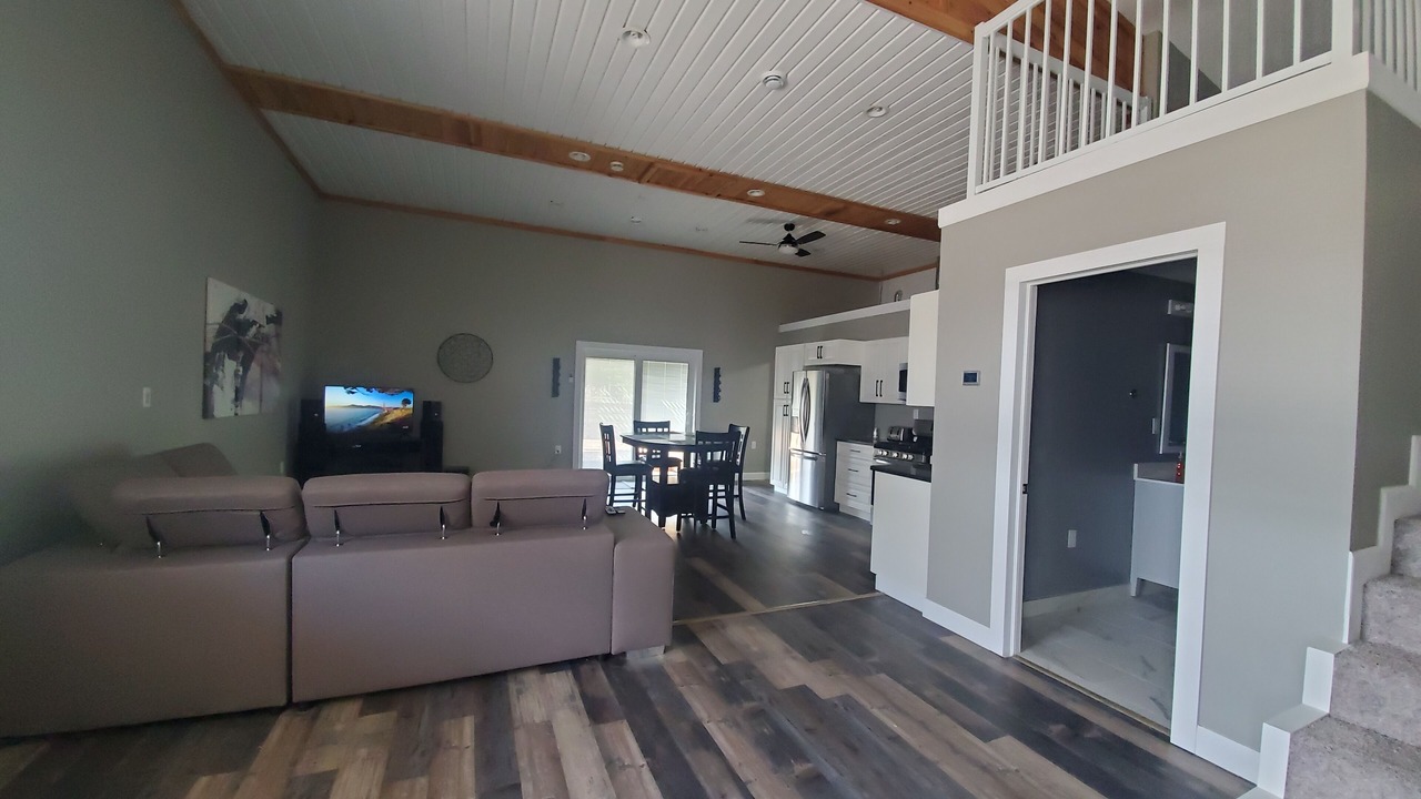 Photo of Livingroom in Town of Essex