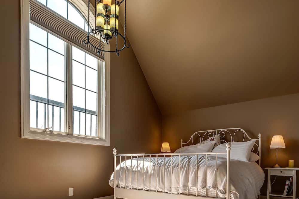 Photo of Bedroom in Inglewood