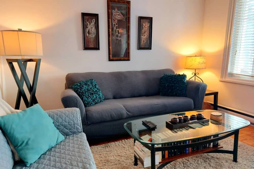 Photo of Livingroom in Terrebonne