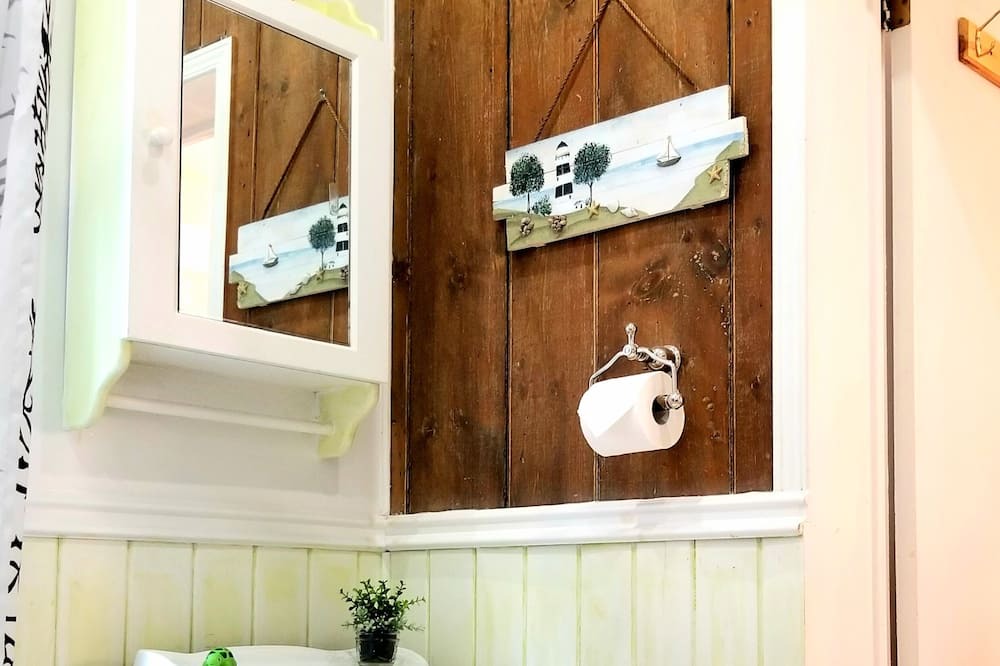 Photo of Bathroom in Terrebonne