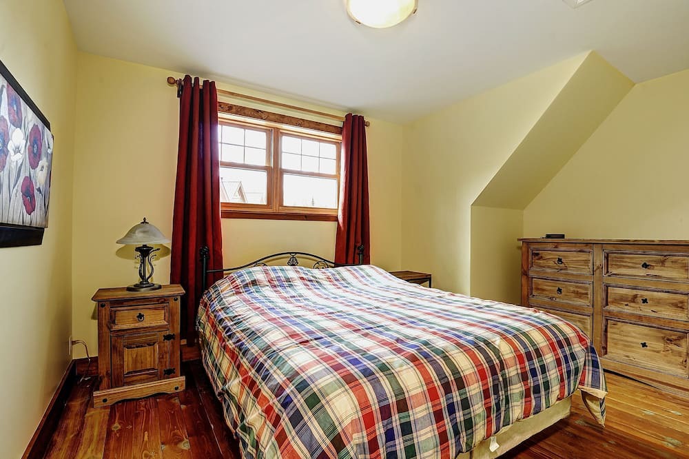 Photo of Bedroom in Stoneham