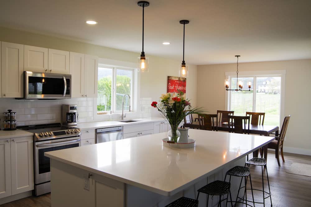 Photo of Kitchen in Southeast Kelowna