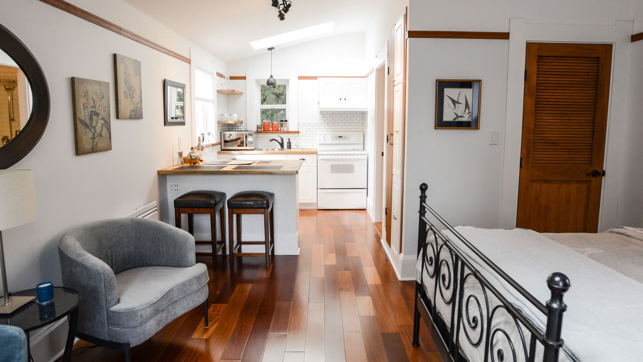 Photo of Livingroom in Saanich East