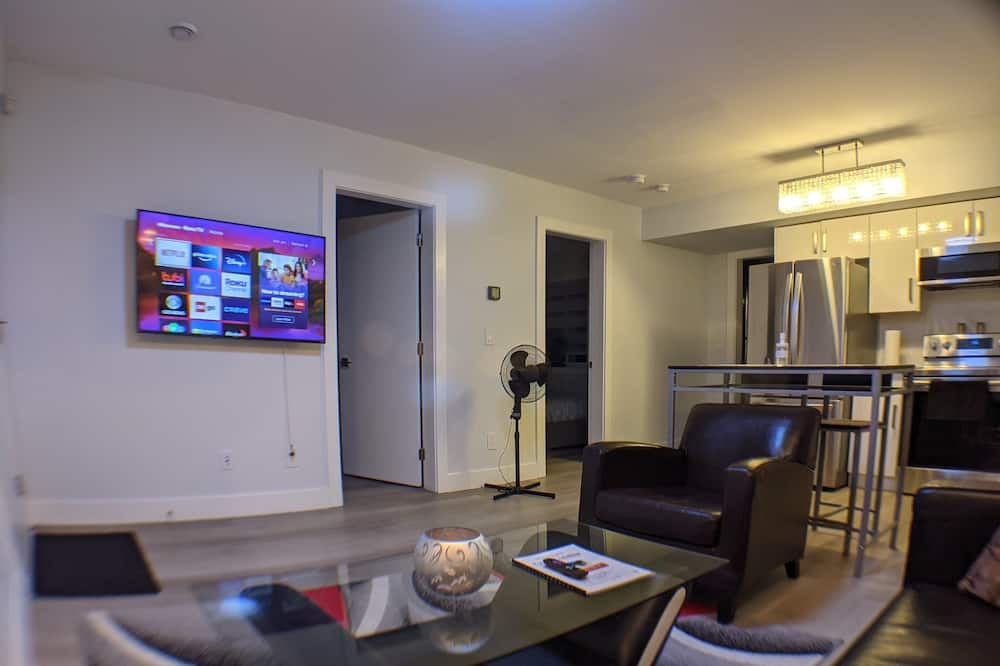 Photo of Livingroom in Guildford
