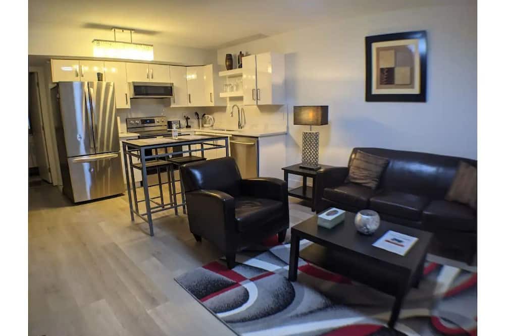 Photo of Livingroom in Guildford