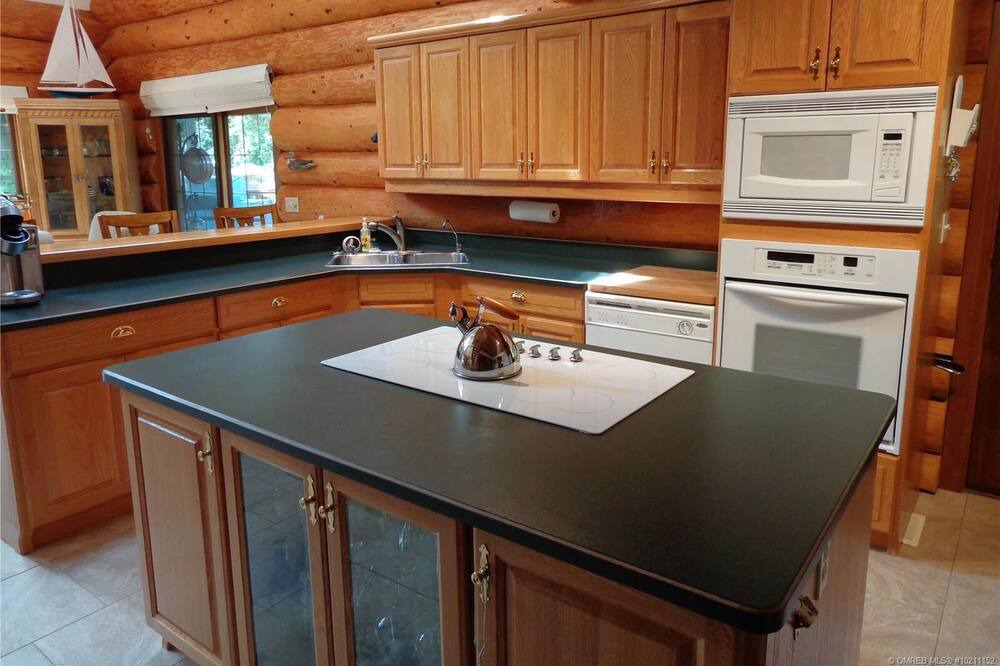 Photo of Kitchen in Swansea Point