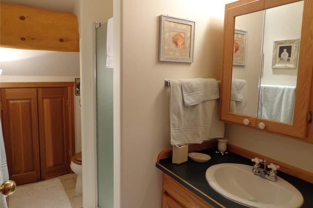Photo of Bathroom in Swansea Point