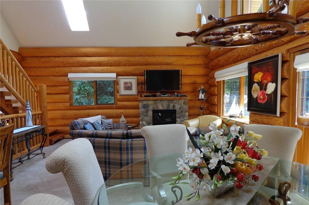 Photo of Livingroom in Swansea Point