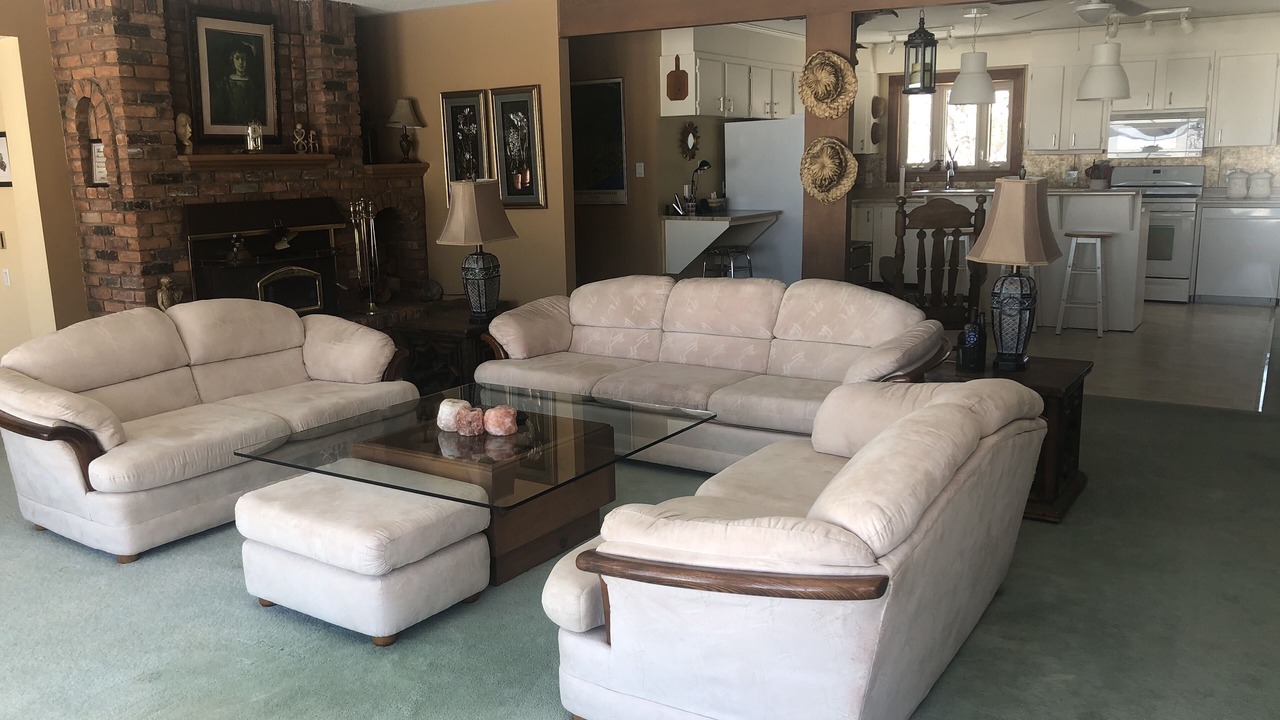 Photo of Livingroom in Scugog