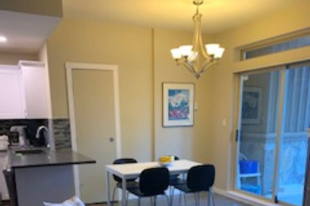 Photo of Livingroom in Whistler Cay Estates