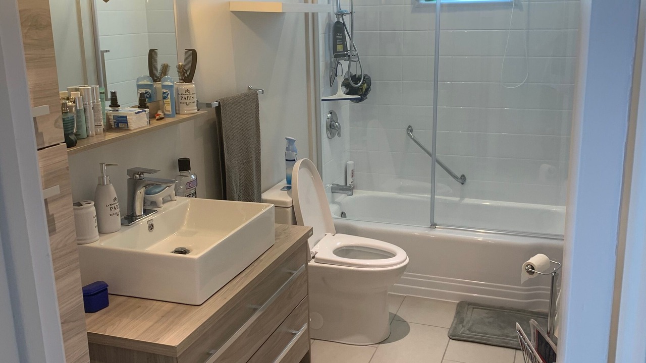 Photo of Bathroom in Paspebiac