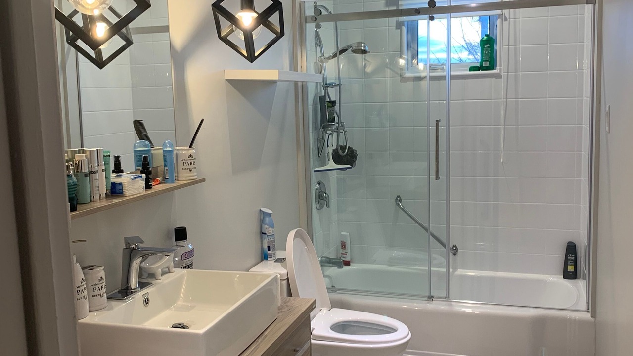 Photo of Bathroom in Paspebiac