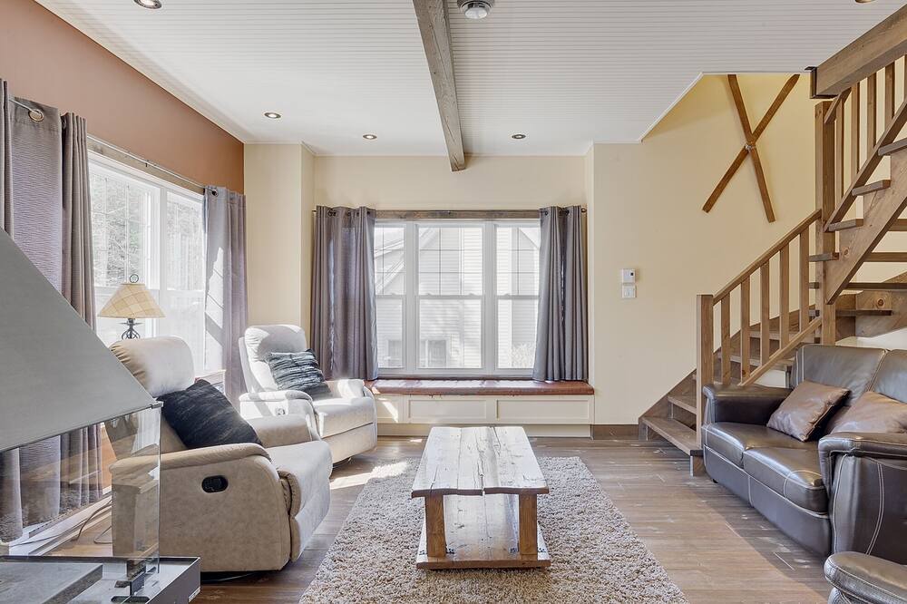 Photo of Livingroom in Stoneham