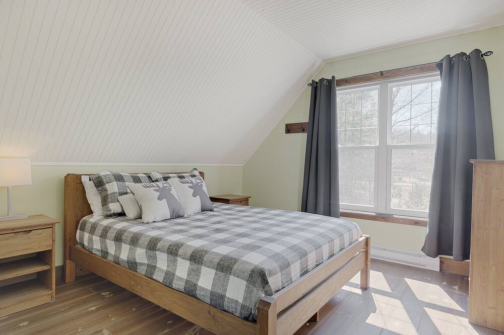Photo of Bedroom in Stoneham