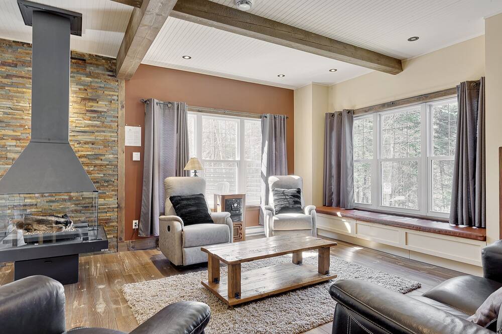 Photo of Livingroom in Stoneham