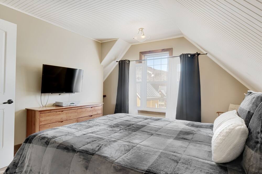Photo of Bedroom in Stoneham