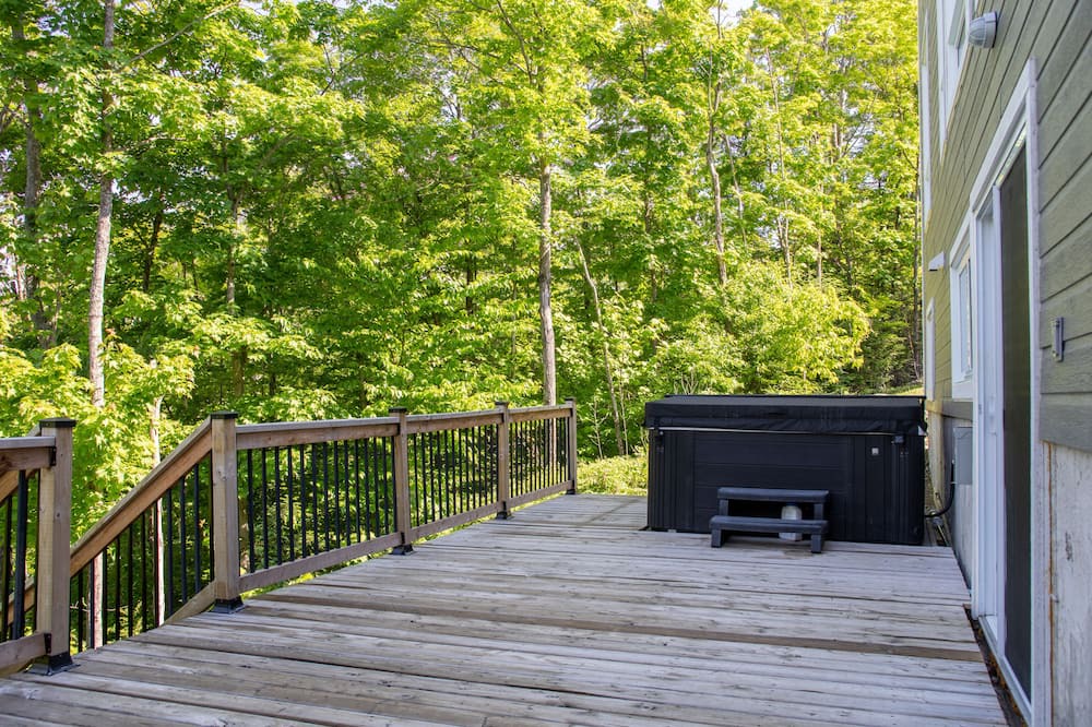 Photo of Patio Balcony in Entrelacs