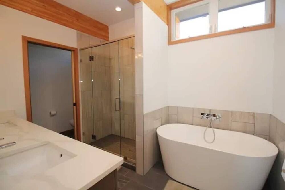 Photo of Bathroom in West Sechelt