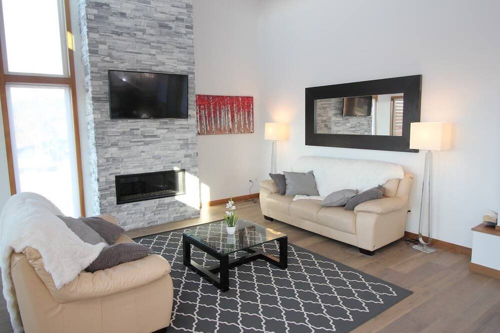 Photo of Livingroom in West Sechelt