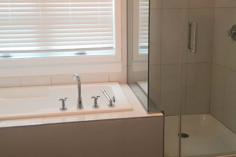 Photo of Bathroom in Plateau
