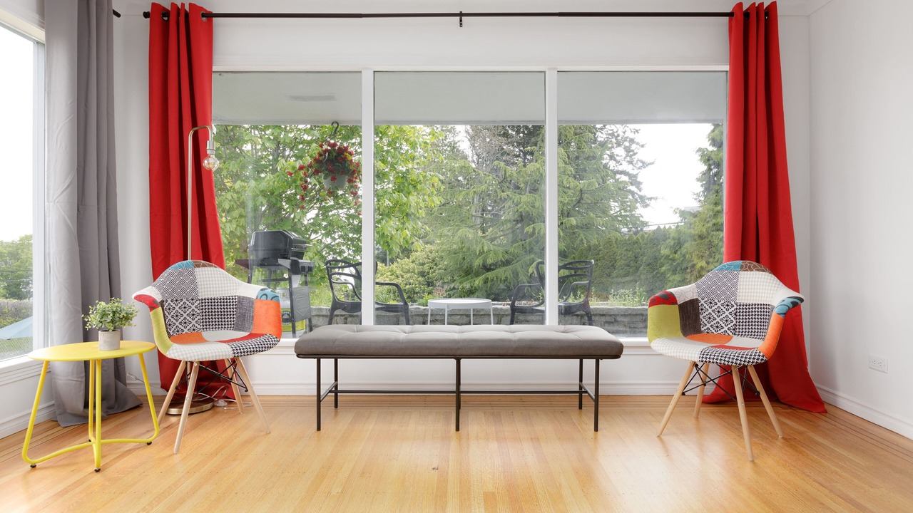 Photo of Livingroom in Departure Bay