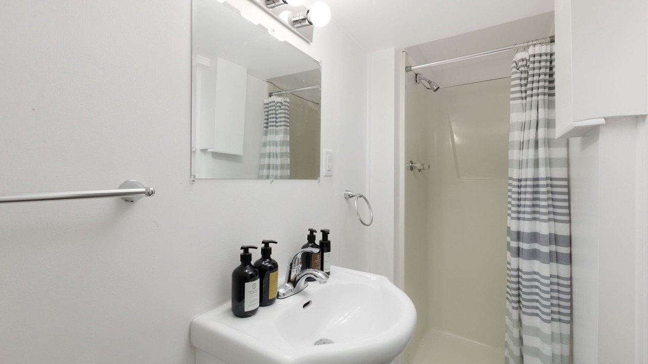 Photo of Bathroom in Departure Bay