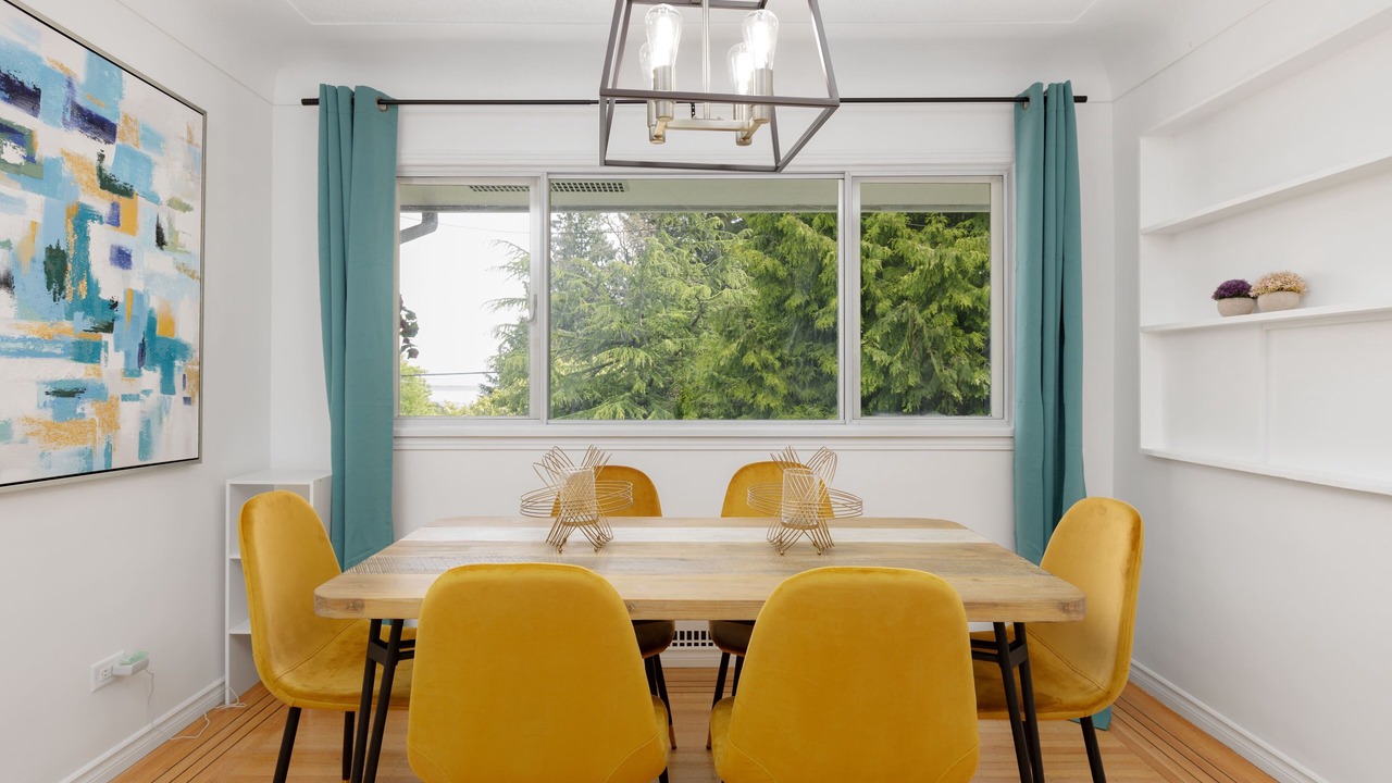 Photo of Bedroom in Departure Bay