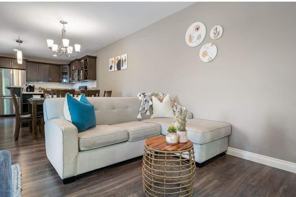 Photo of Livingroom in Sylvan Lake